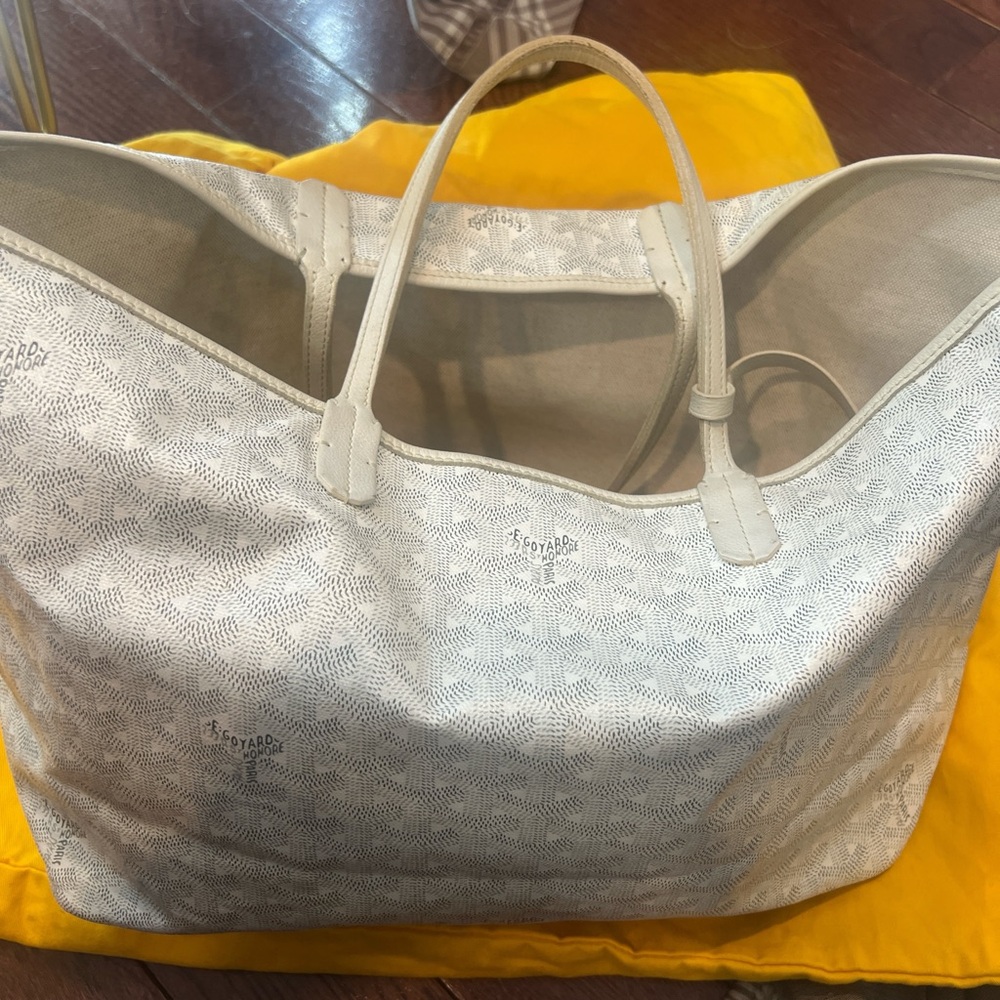 White goyard bag